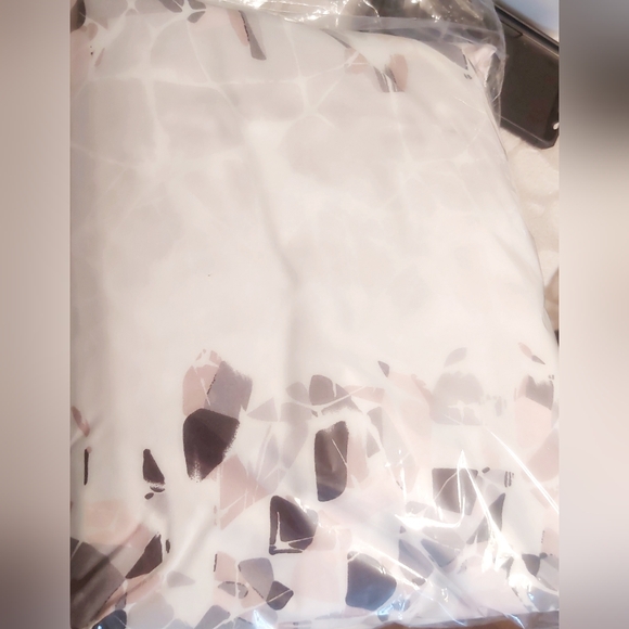 Queen Sheets - Picture 2 of 4